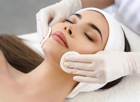Skin cleaning package + pedicure and manicure + nail color + blow-dry for hair + free club visit for 390 SAR